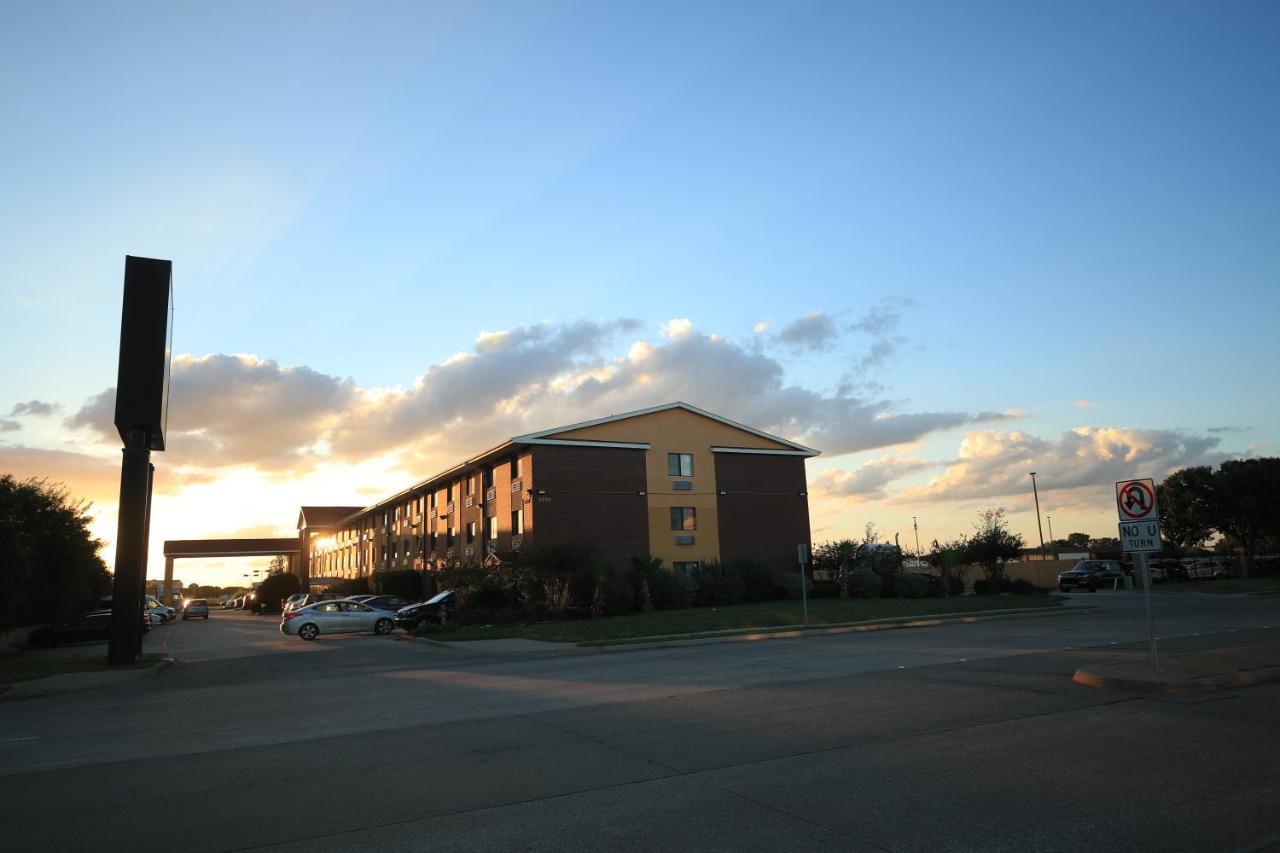 Quality Inn Dfw Airport North Irving Exterior photo