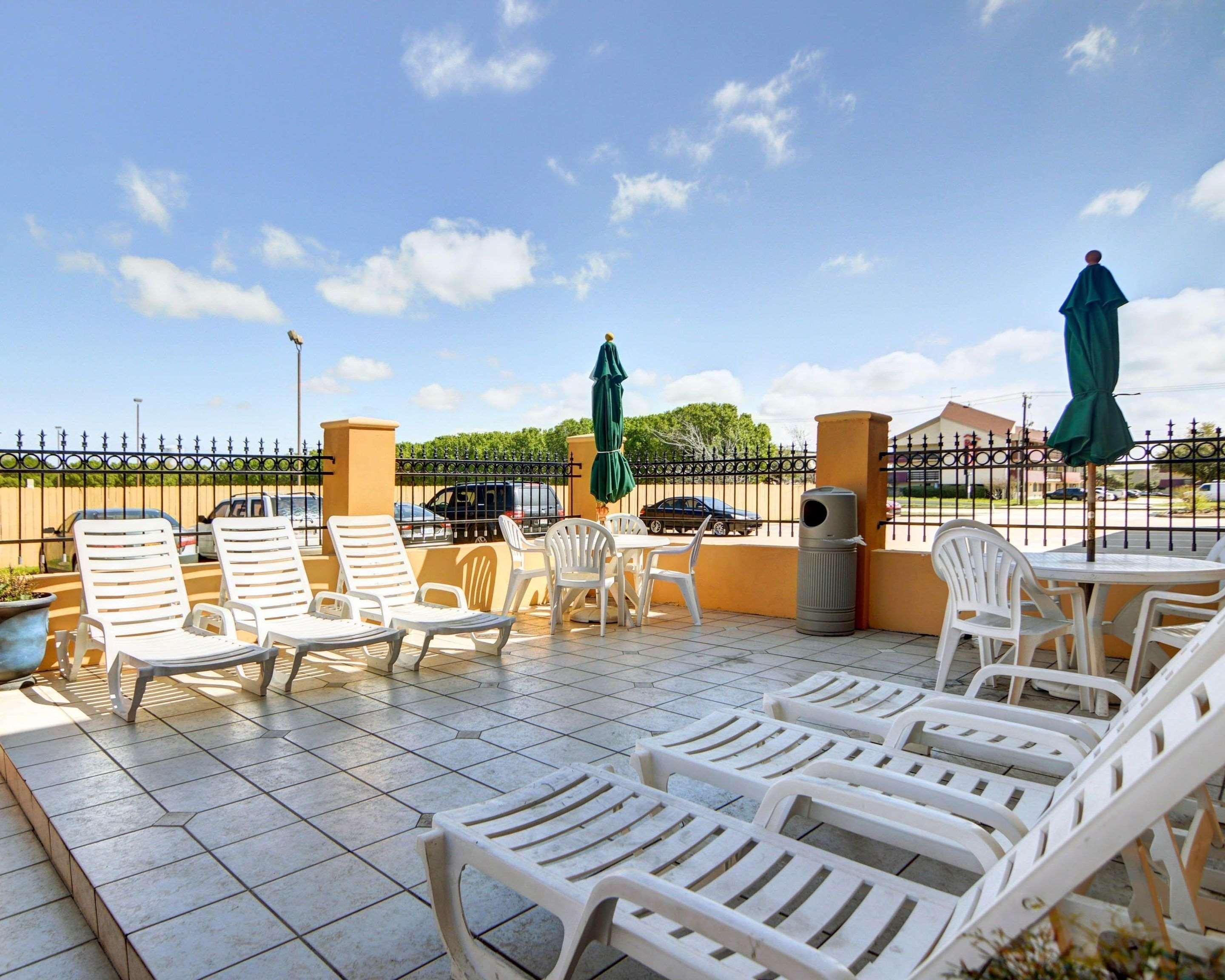 Quality Inn Dfw Airport North Irving Exterior photo