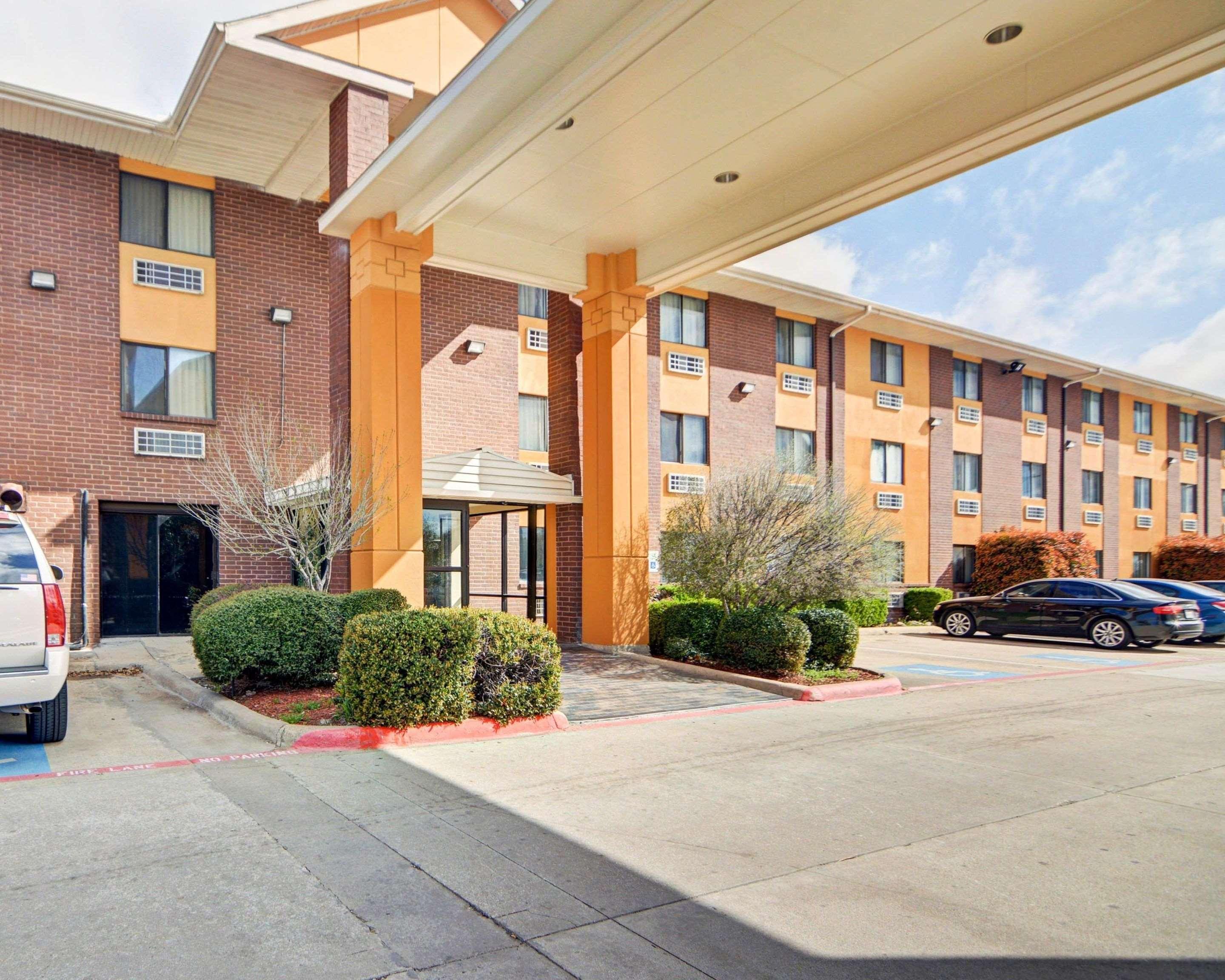 Quality Inn Dfw Airport North Irving Exterior photo