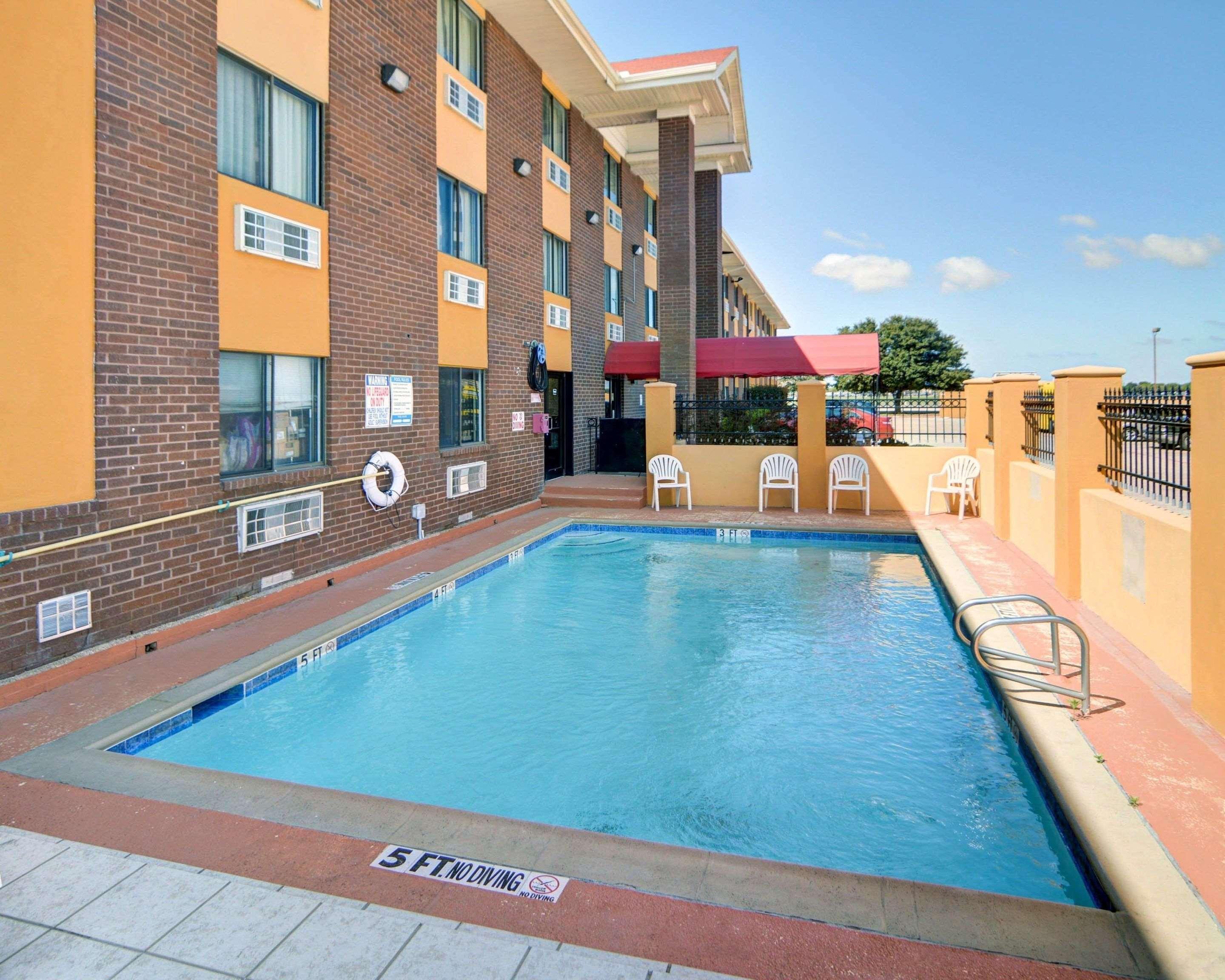 Quality Inn Dfw Airport North Irving Exterior photo